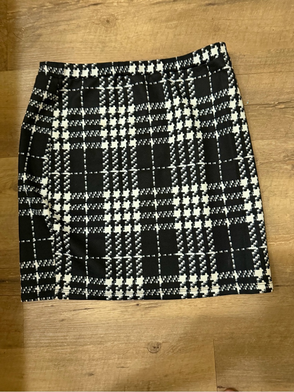 SHEIN Black & White Plaid Pencil Skirt